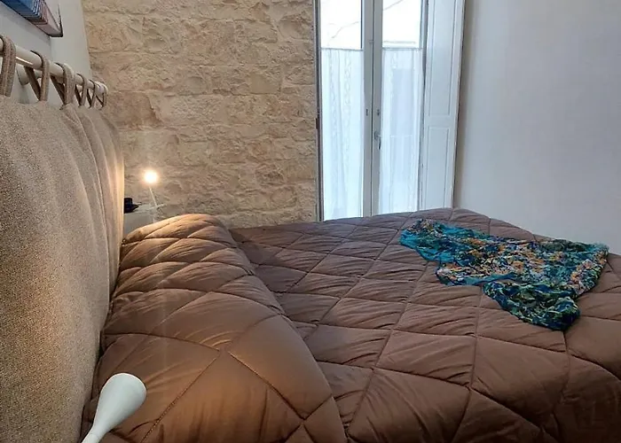 Dimora Lucibello 洛科罗通多